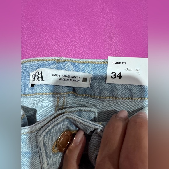 - NWT - ZARA Flare Jeans with a high waist - Picture 5 of 6
